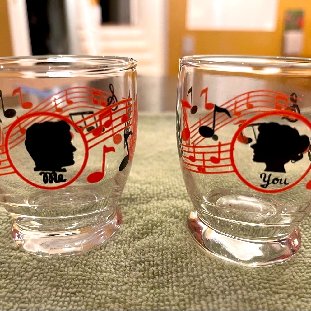 Red Musical Note Glass Set